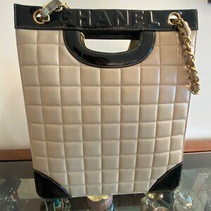 Chanel Tote with Bar Chain